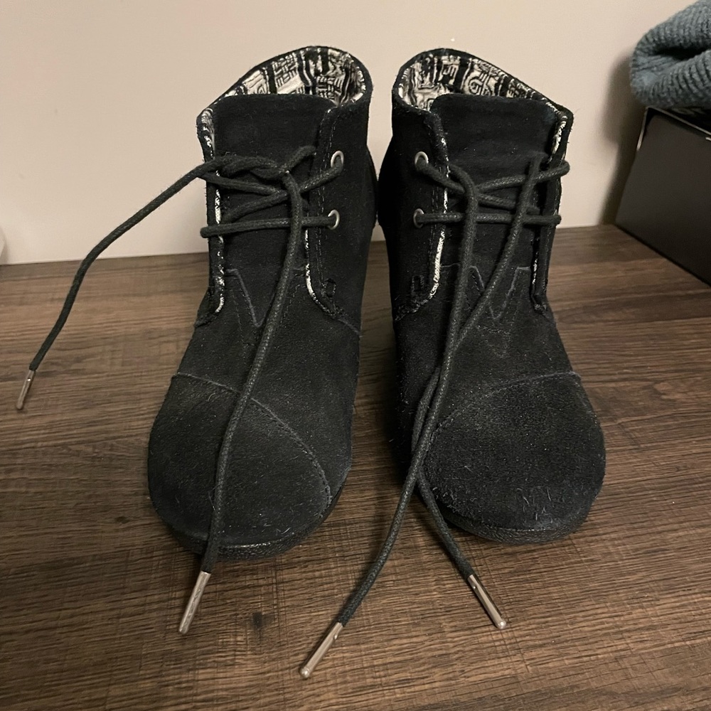 TOMS. Black Wedge Bootie